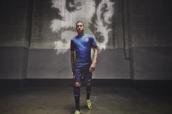 开云体育官网-暗夜独行侠最后三秒绝境亮剑，影子福克斯撕裂波特兰防线