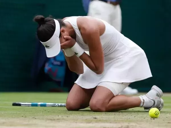 西班牙网球队险胜英国网球队，穆雷三分雨点燃全场的简单介绍