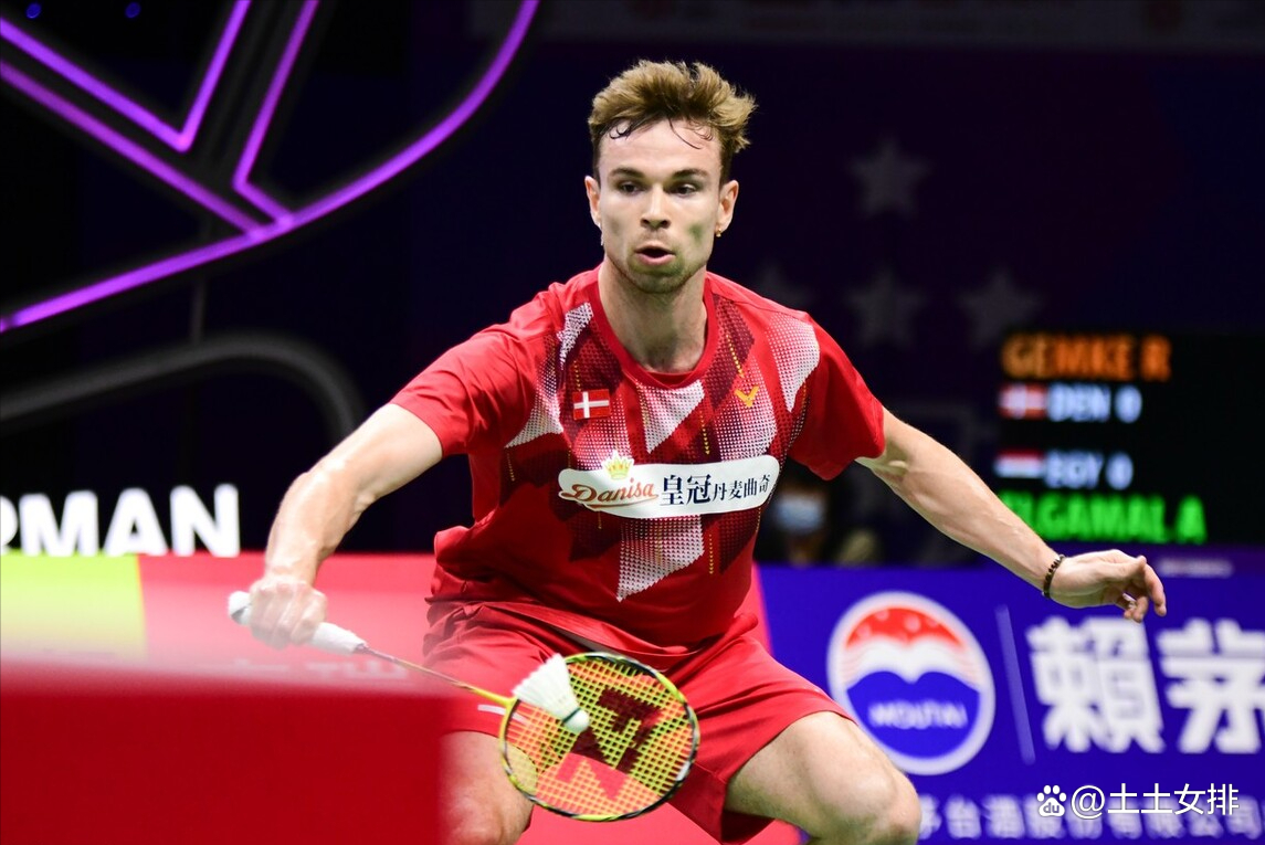 丹麦羽毛球队横扫法国羽毛球队，辛杜三分雨点燃全场