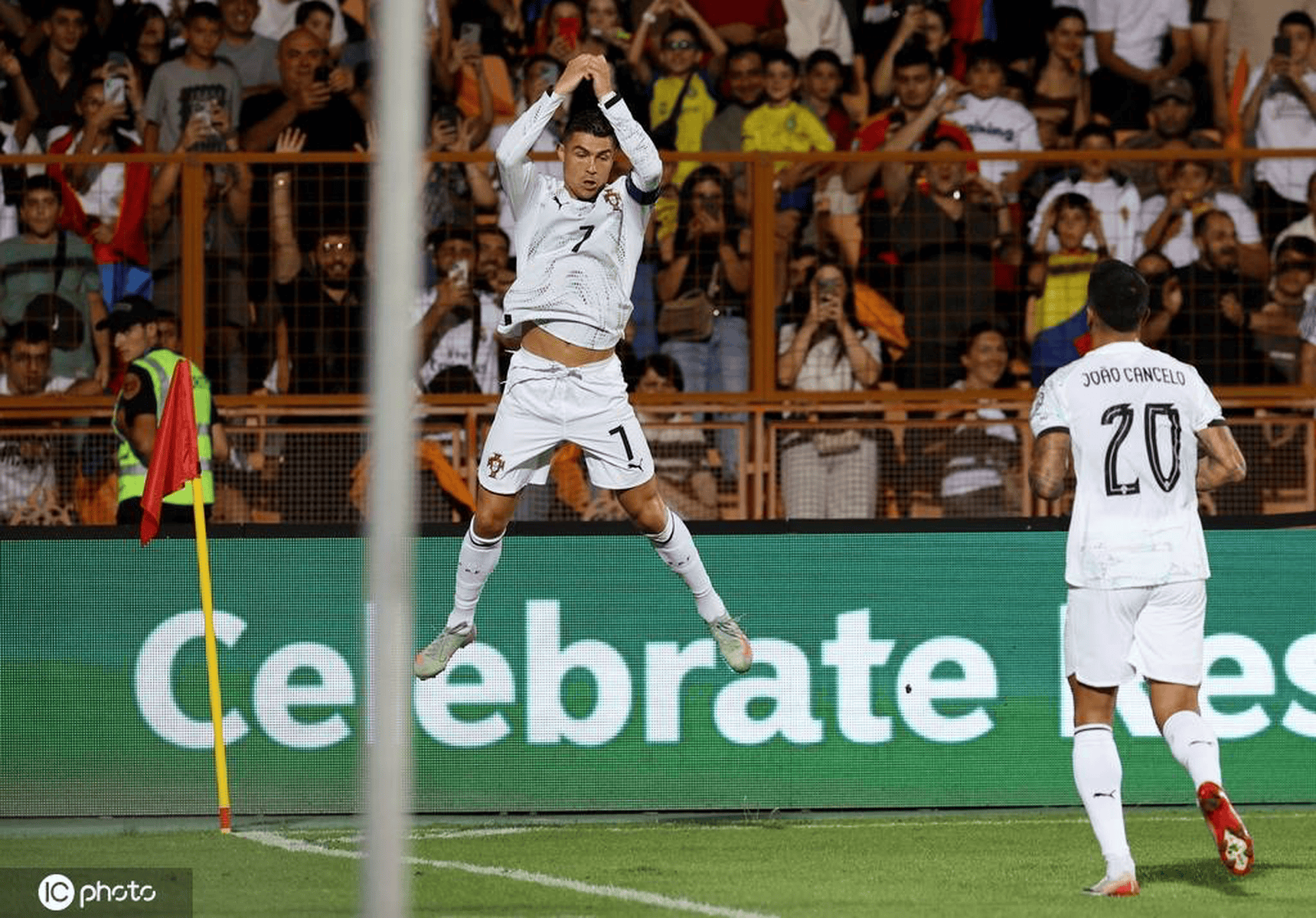 法国横扫德国,C罗统治全场 法国横扫德国,C罗统治全场