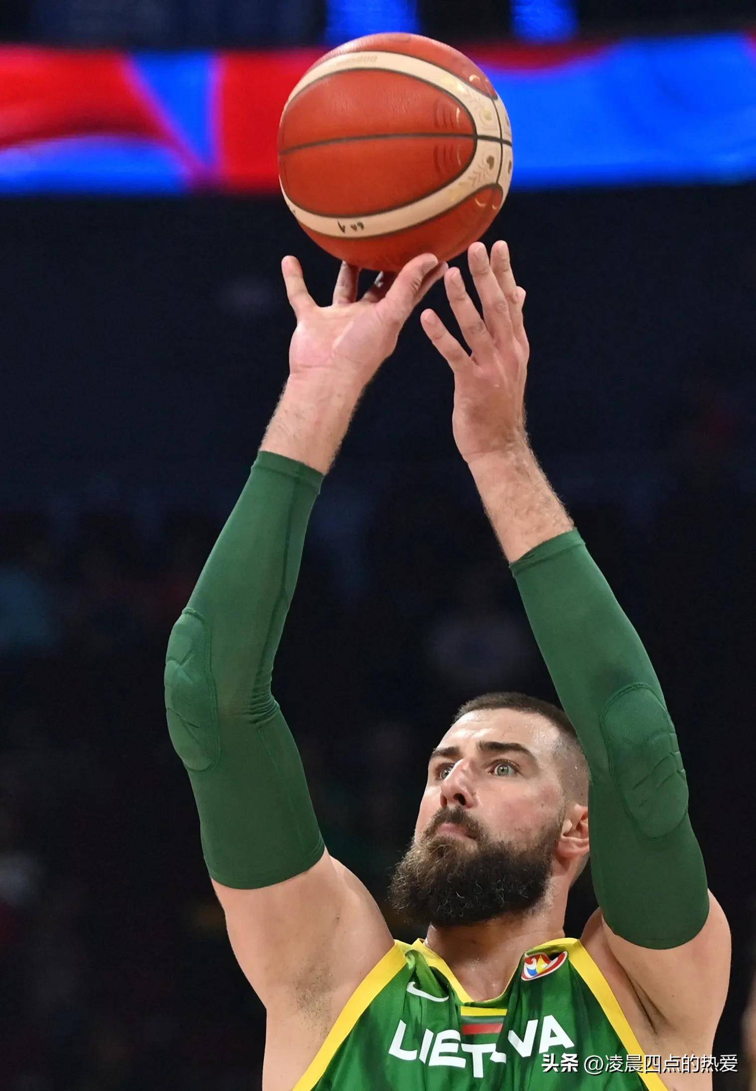 猛龙绝地反击立陶宛男篮，欧文高光表现