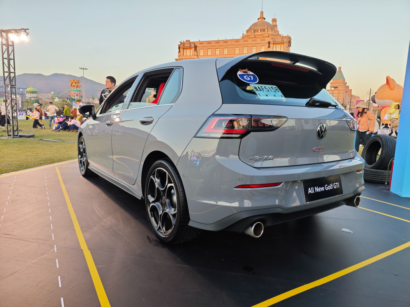 关于冷门频出！高尔夫战况跌宕起伏的信息