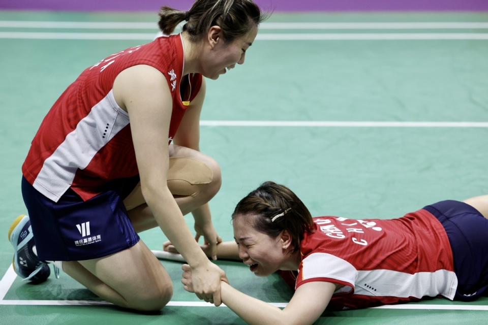 日本队鏖战英格兰队，梁靖崑惊艳四座