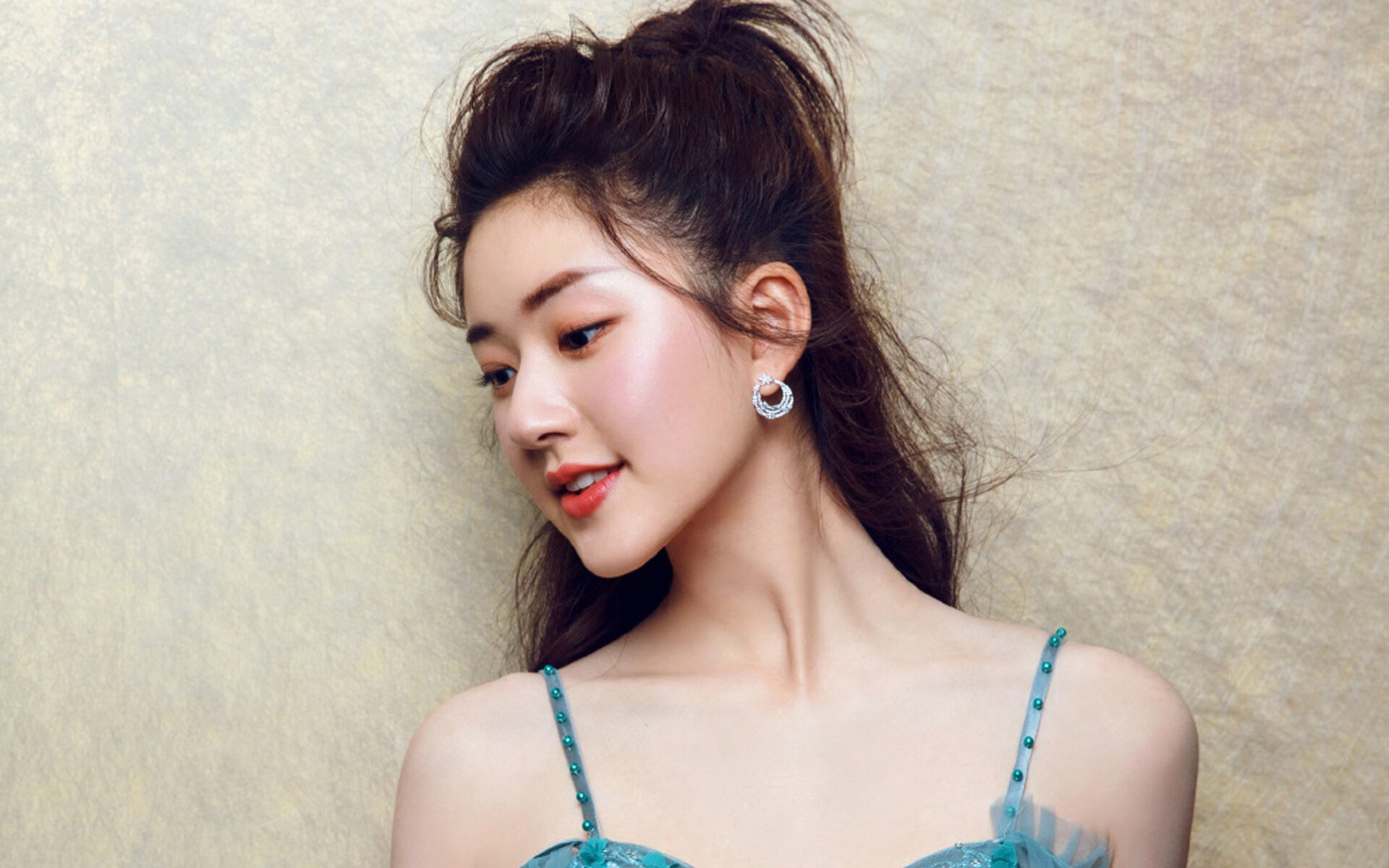 西决暗线,伊萨克沉默的稳定,如何托起巨星闪耀的夜晚