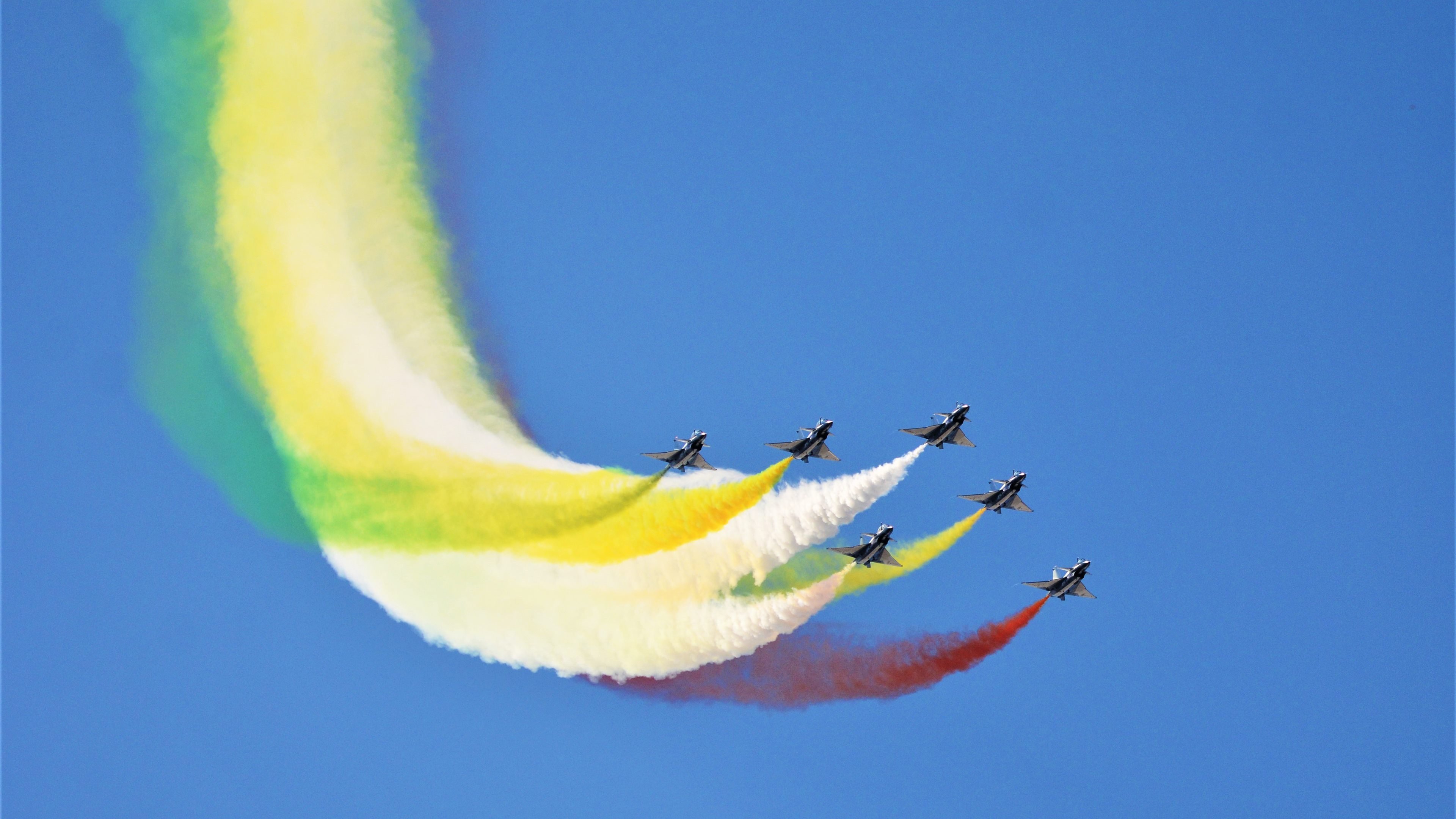 绿茵传奇跨界闪耀，佩德里在NBA总决赛之夜的存在感风暴