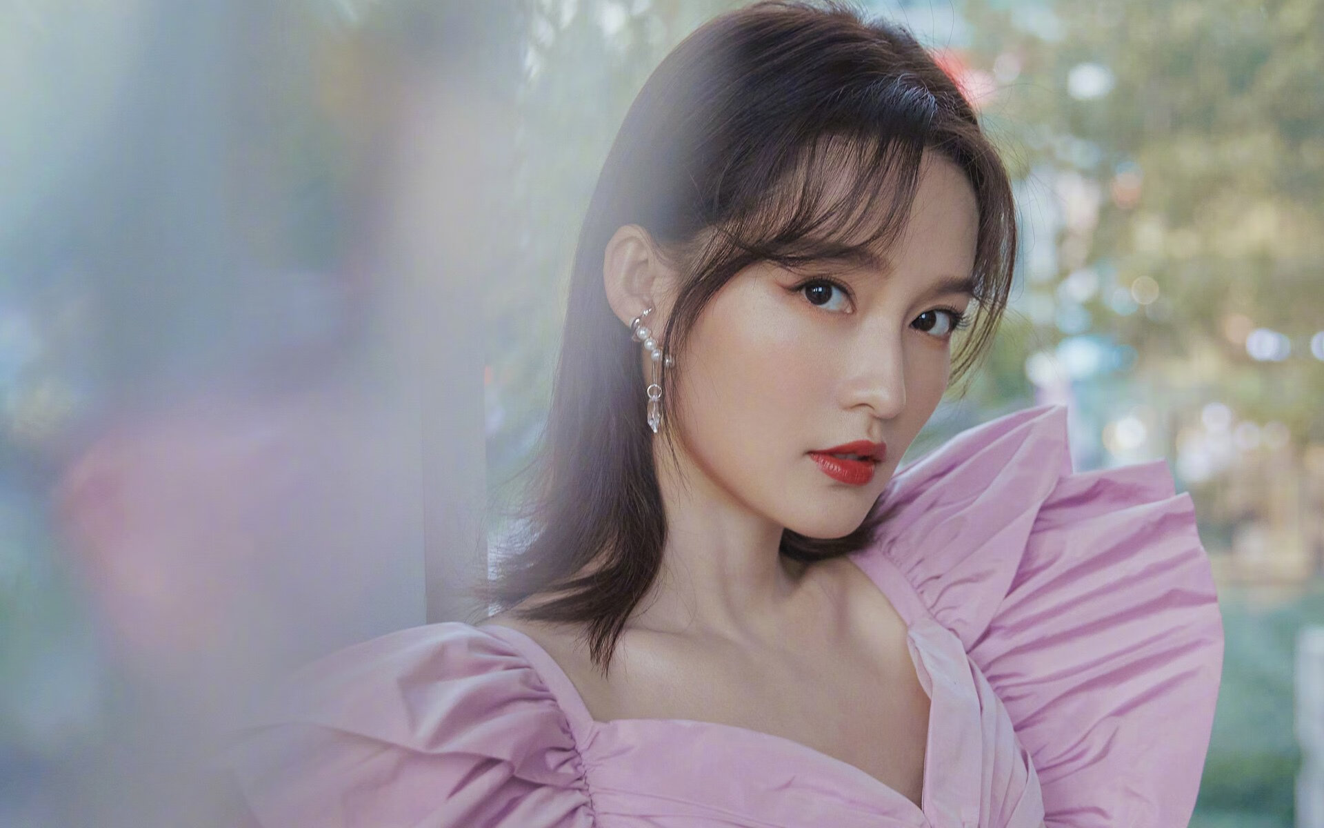 光芒万丈,阿瓦雷斯在英超争冠之夜的扛鼎之战