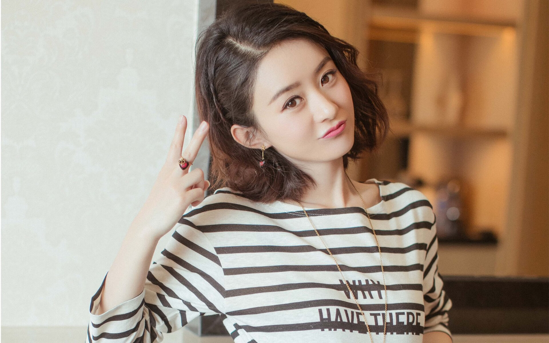 冰与火的对决，步行者用窒息式连续攻击波，冻结奇才反扑火焰；爱德华兹如一泓静水，稳定流淌锁定胜局